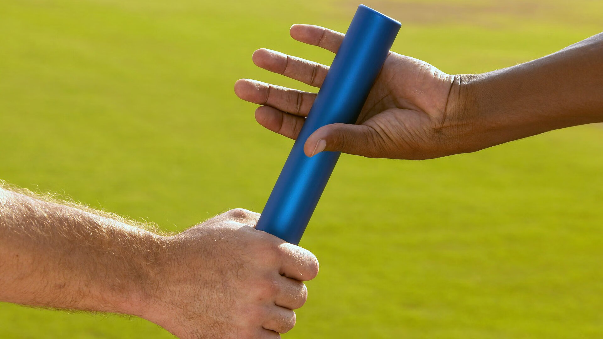 国际体联世界杯上海站开赛 中国体操男团首日排名第一，体操世界杯分站赛